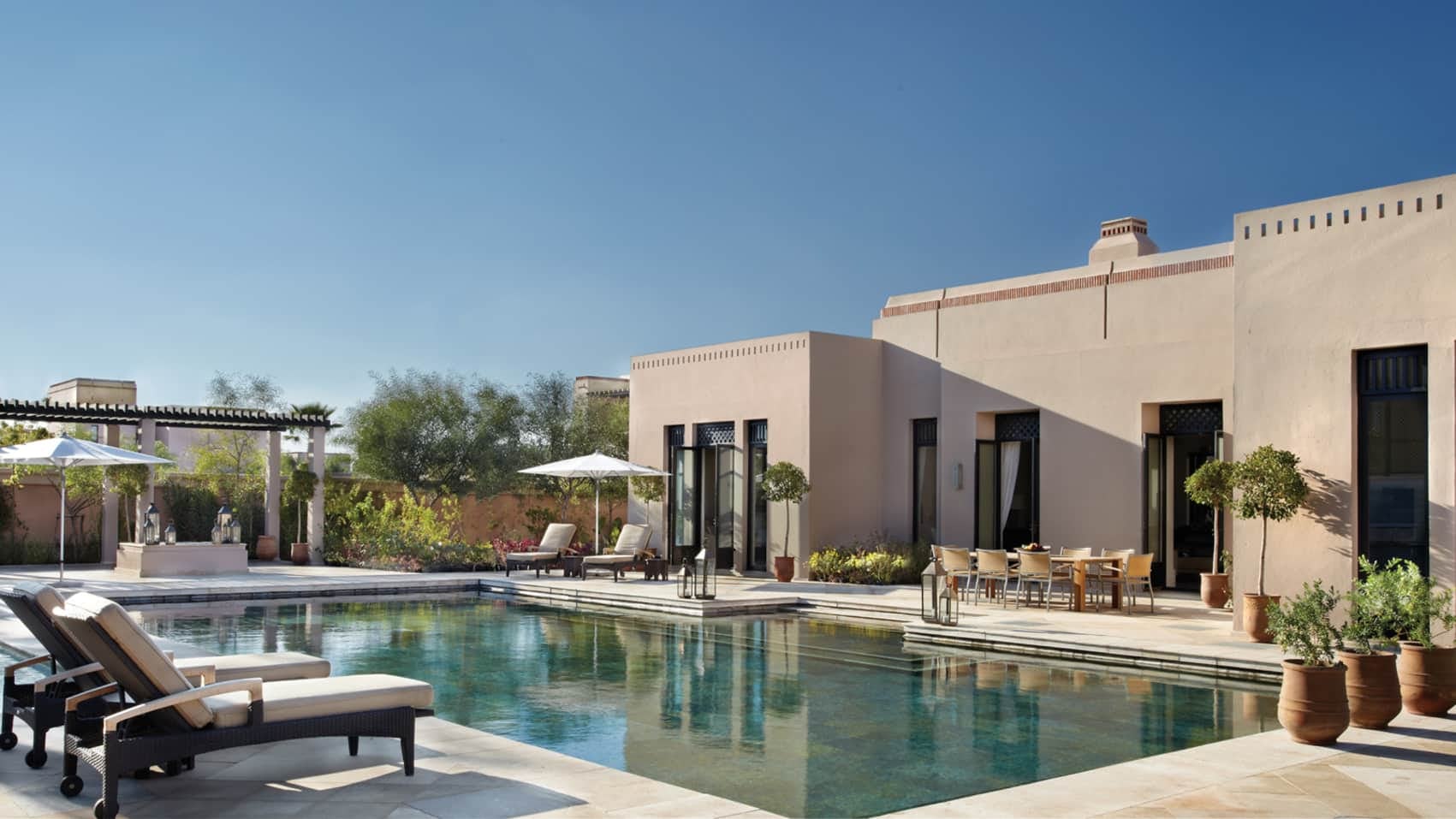 four-seasons-resort-marrakech-four-bedroom-royal-villa-with-private-pool-01_8417