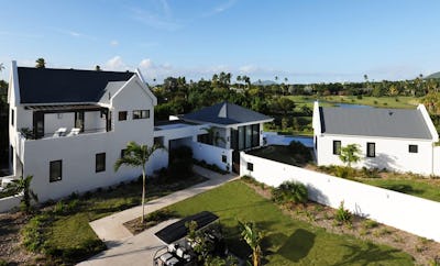 FOUR-BEDROOM PINNEY'S BEACH VILLA