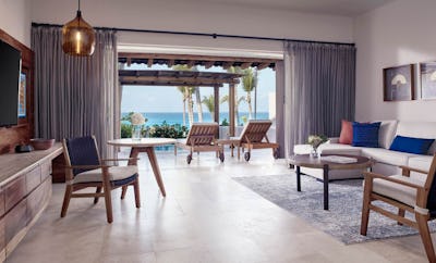 Ocean Plunge Pool Suite (One Bedroom)