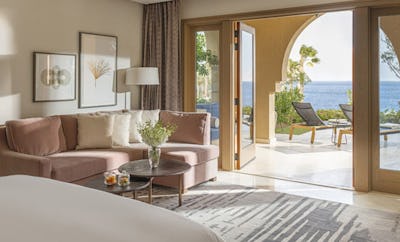 IMPERIAL SUITE WITH POOL