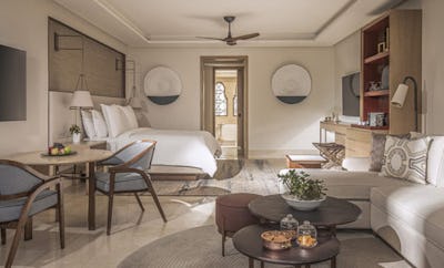 PREMIER ISLAND-VIEW ROOM