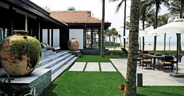 four-seasons-resort-the-nam-hai-hoi-an-three-bedroom-beachfront-pool-villa-01_4988