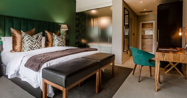 Luxury King/Twin Room