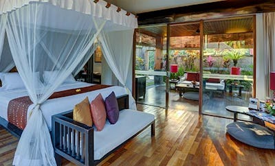 LAGOON POOL ACCESS VILLA