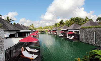 LAGOON POOL ACCESS VILLA