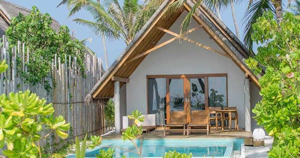 Pool Beach Villa Sunrise