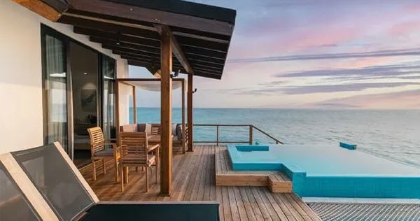 Premium Pool Water Villa