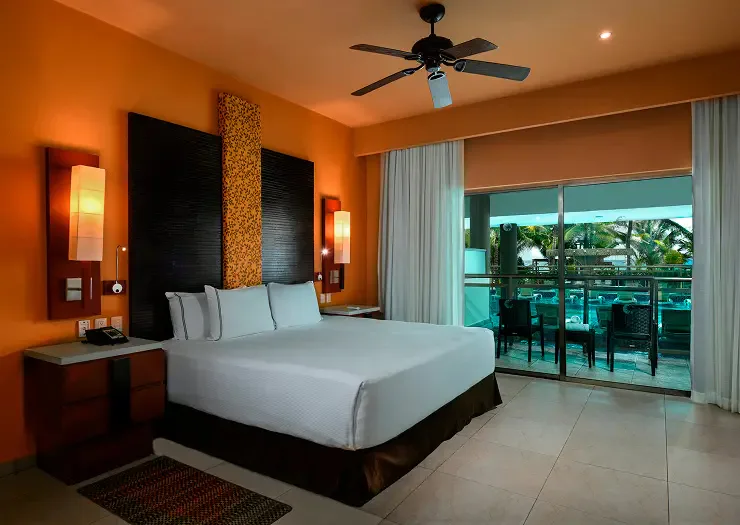 generations-riviera-maya-resort-oceanfront-three-bedroom-pool-swim-up-suite_9130