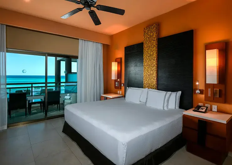 generations-riviera-maya-resort-oceanfront-three-bedroom-swim-up-suite_9130