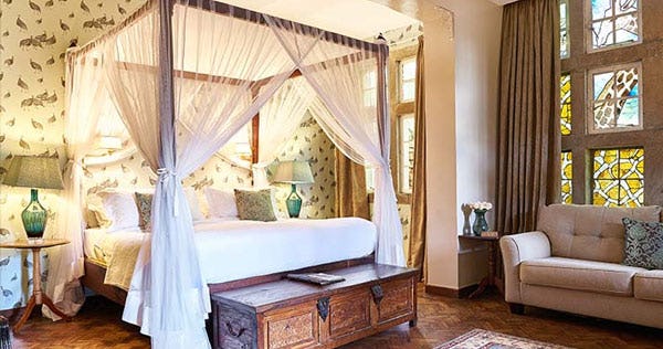 giraffe-manor-nairobi-kenya-edds-room_11772