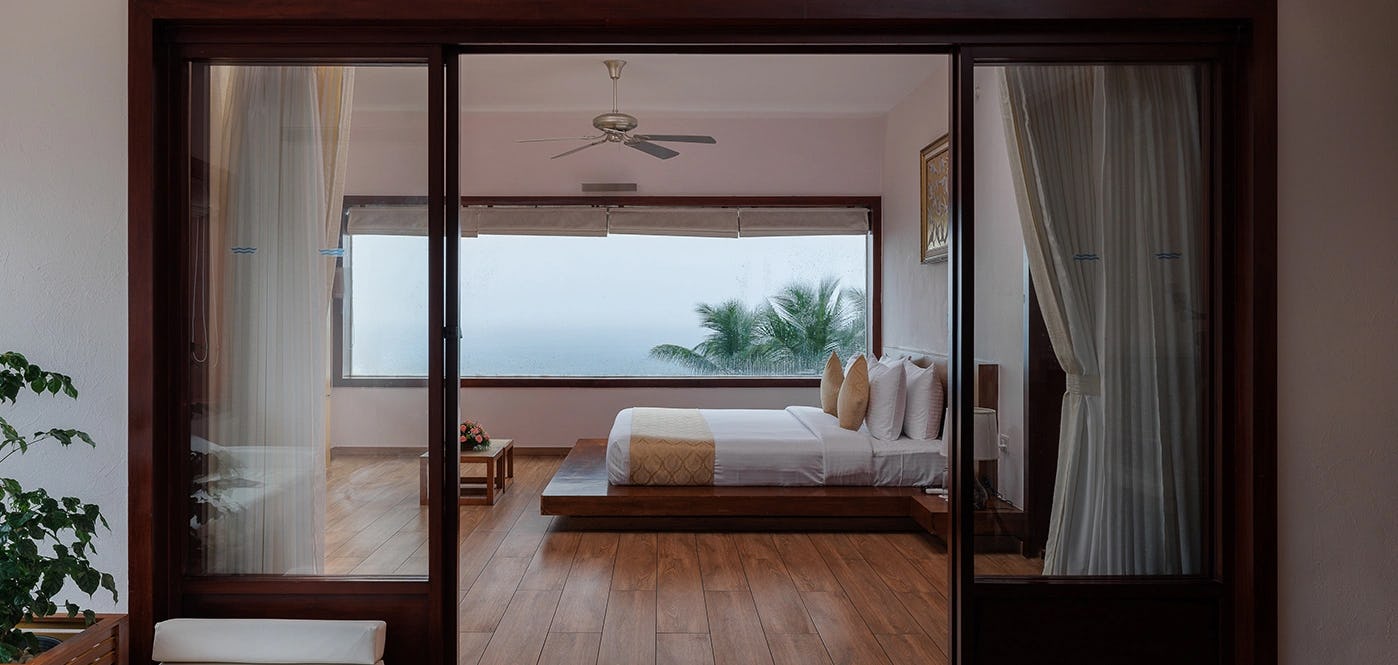 gokulam-grand-turtle-on-the-beach-kovalam-signature-suite-01_1491