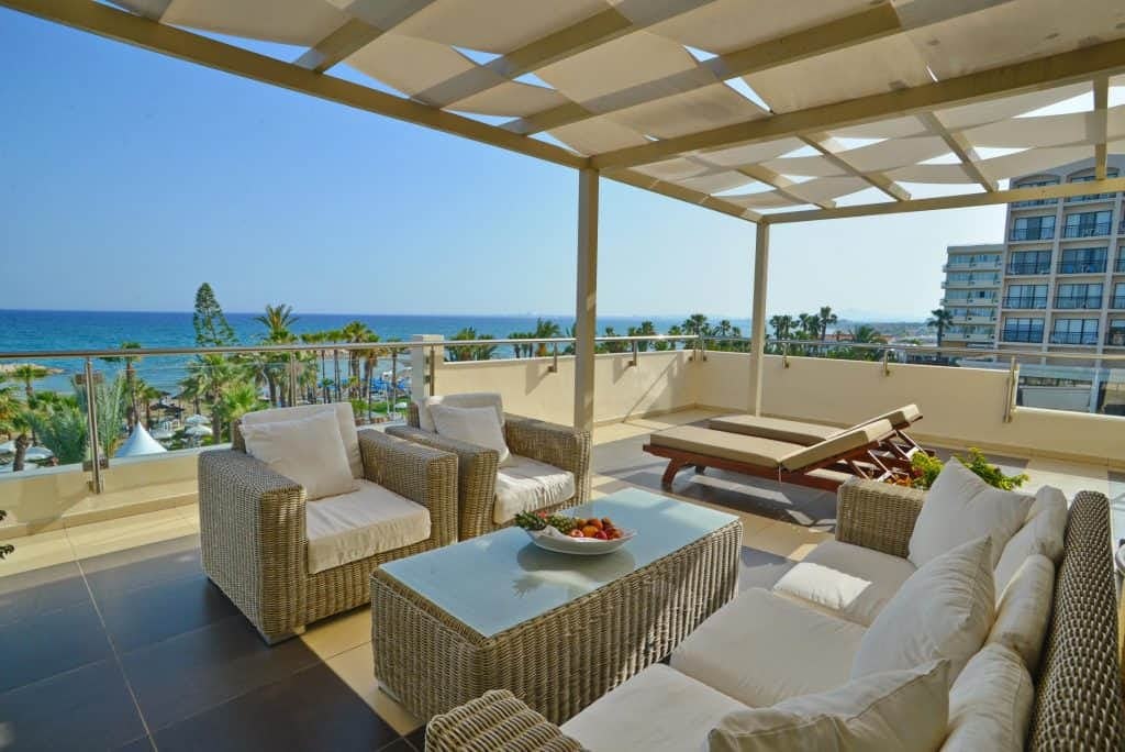 golden-bay-beach-hotel-cyprus-presidential-suite_12843