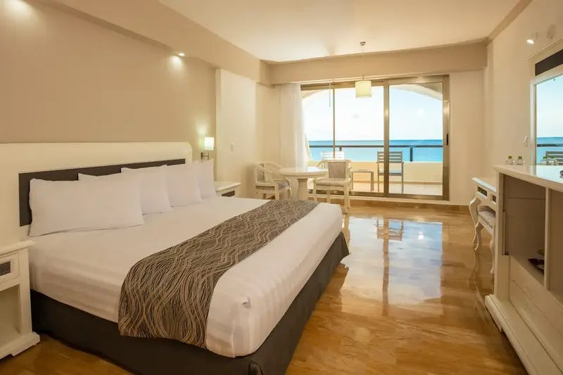 golden-parnassus-all-inclusive-resort-and-spa-cancun-deluxe-king-ocean-view_2113