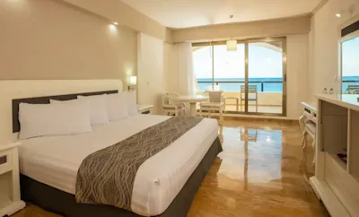 Deluxe King Ocean View