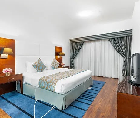 golden-sand-hotel-and-residence-sharjah-superior-king-room-01_10716