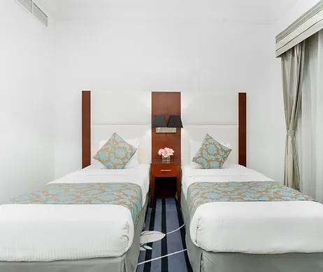 golden-sand-hotel-and-residence-sharjah-superior-twin-room-01_10716