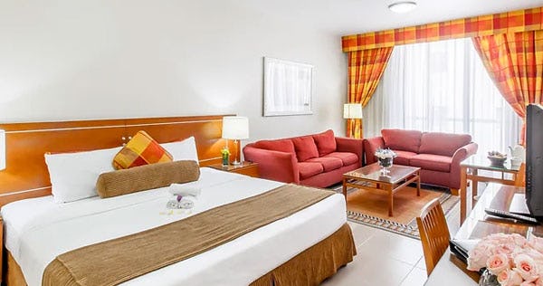 golden-sands-hotel-apartments-executive-room_38