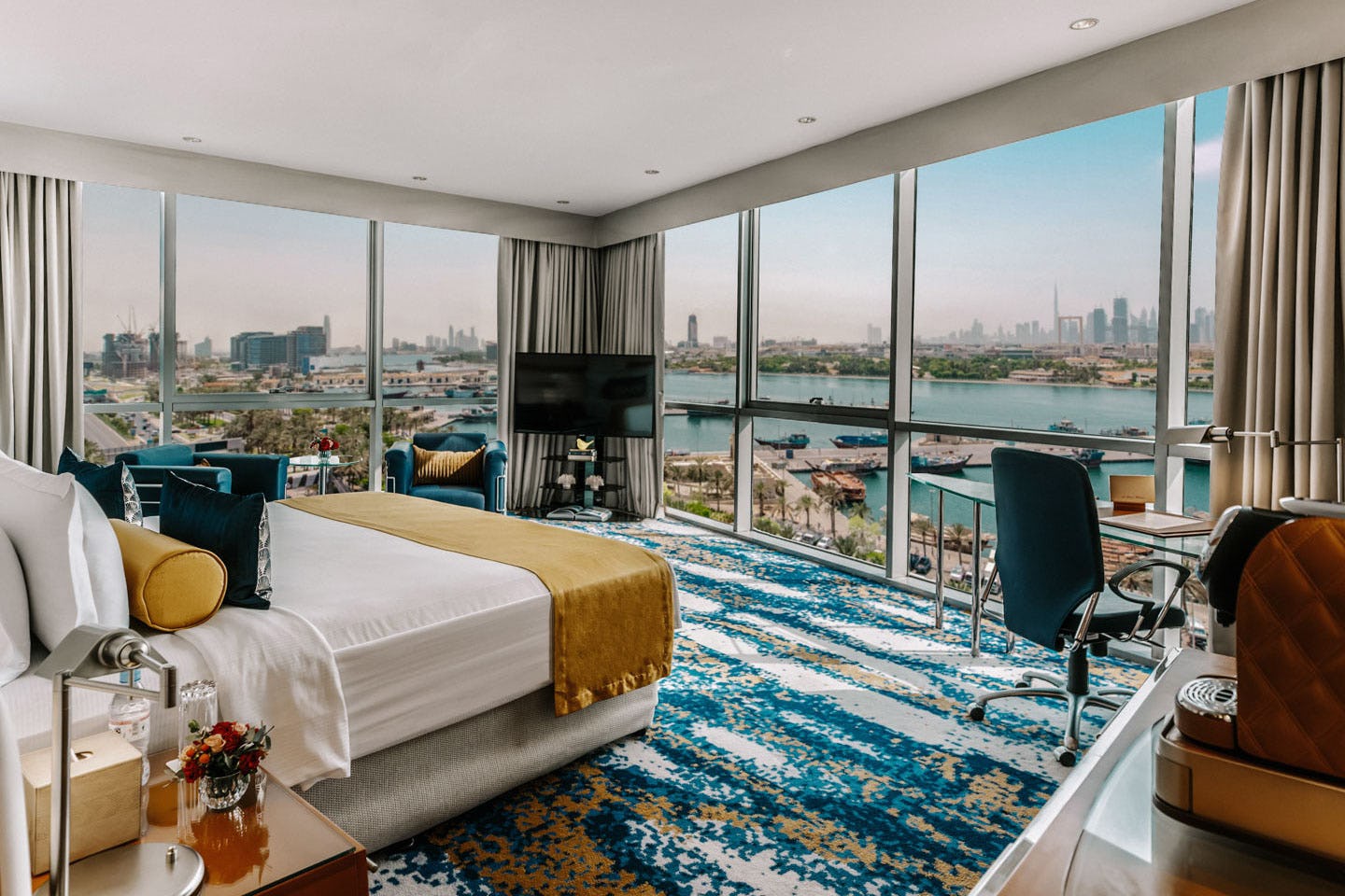 golden-sands-hotel-creek-dubai-premier-waterfront-room-01_22