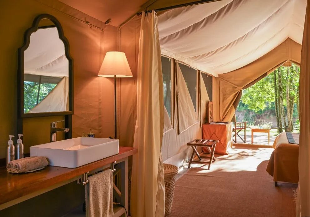 governors-camp-masai-mara-deluxe-tents-02_7249