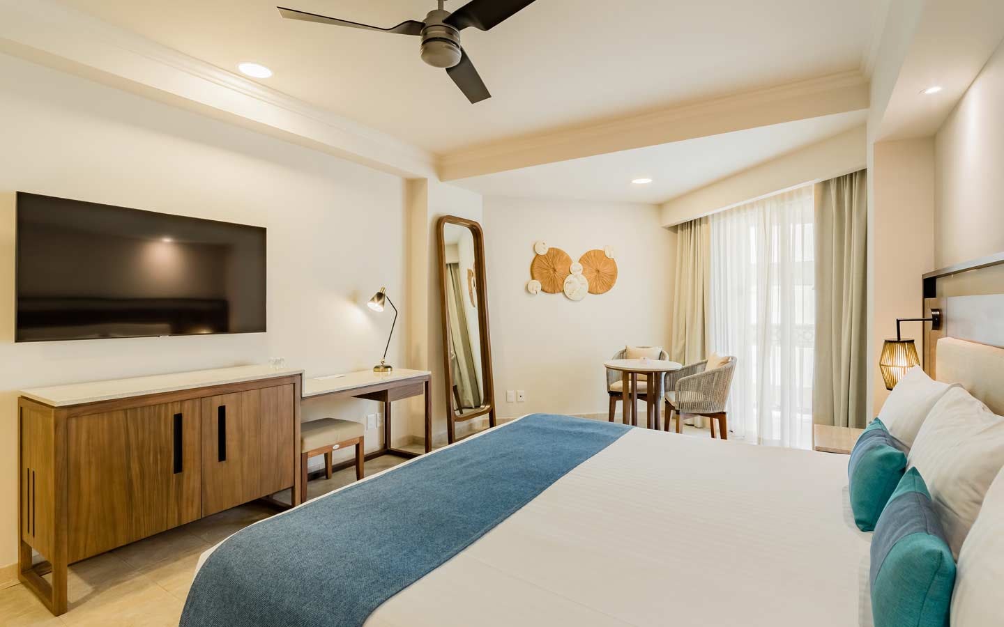 gr-solaris-cancun-mexico-ocean-front_2749