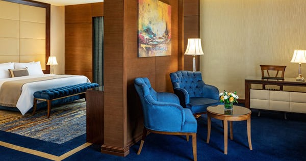 grand-deluxe-room-the-st-regis-almasa-hotel-cairo_12203