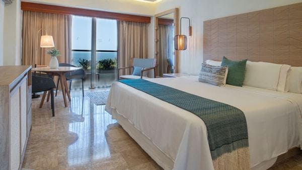 Deluxe Room, 1 King, Ocean View