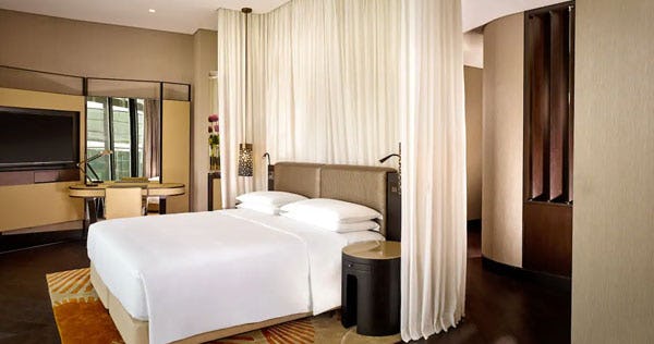 grand-hyatt-abu-dhabi-hotel-and-residences-emirates-pearl-deluxe-king-01_10769