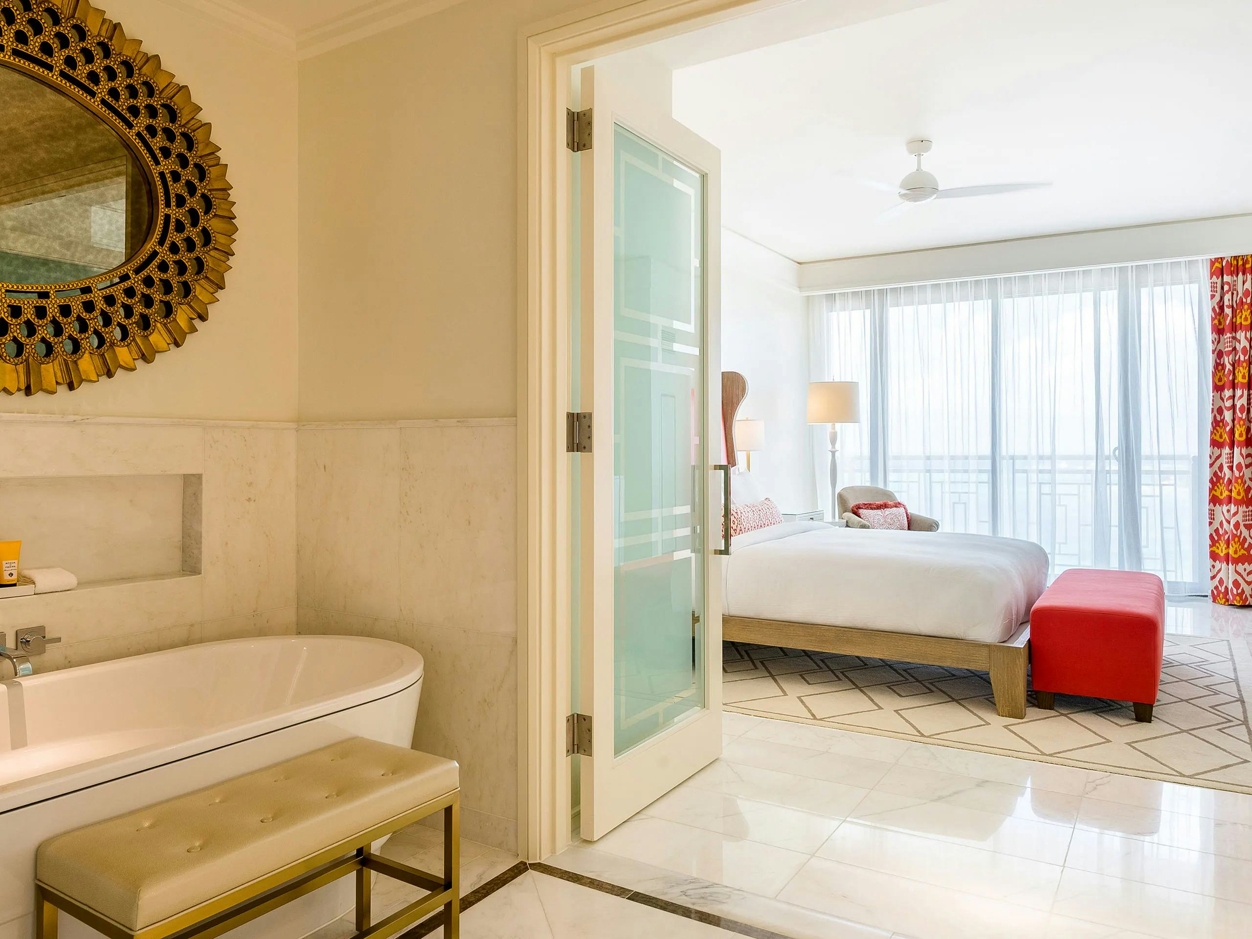 One-Bedroom Fountain View Residence with One King Bed (East Tower)