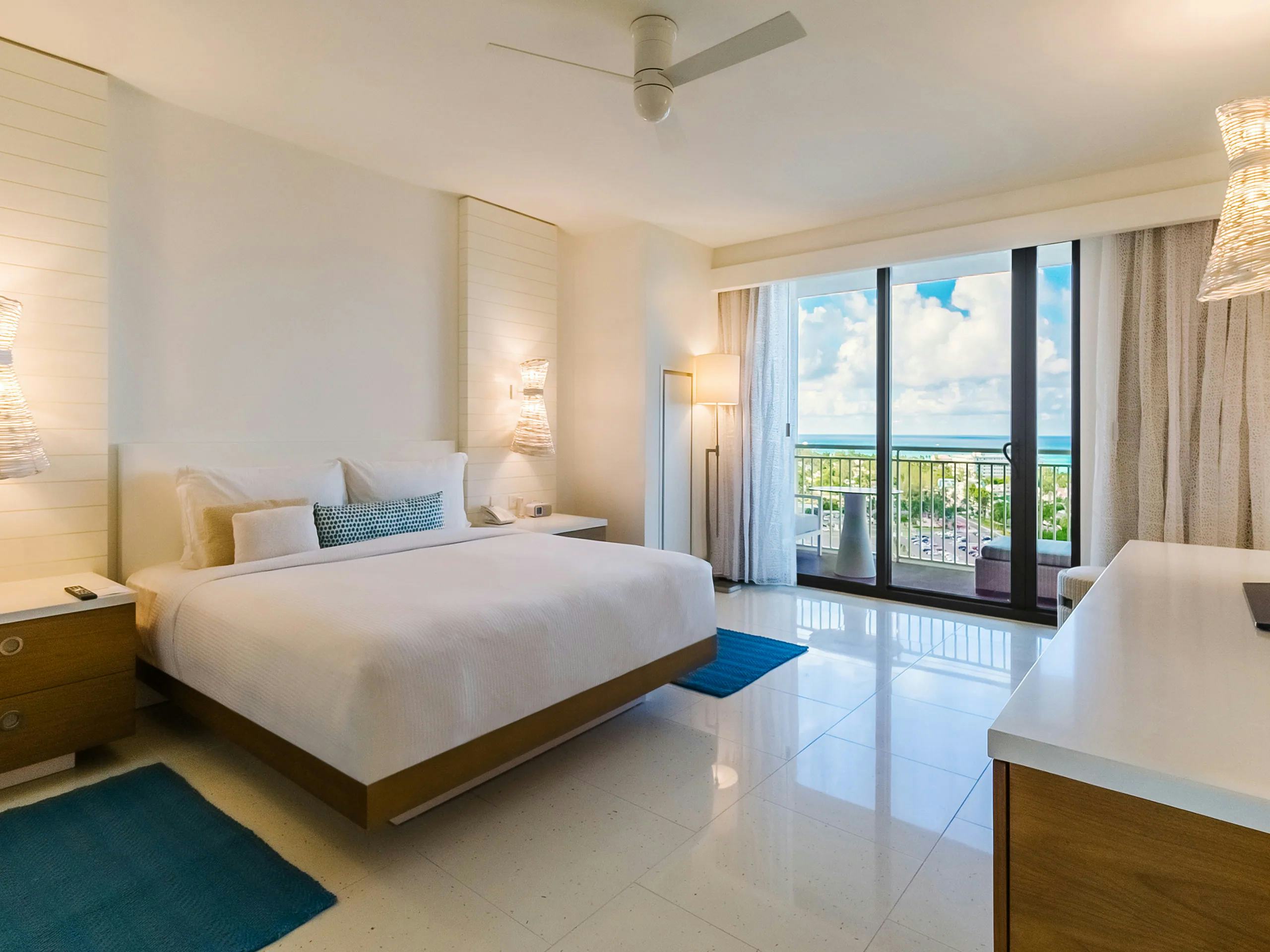 1 King Bed with Ocean View, Balcony