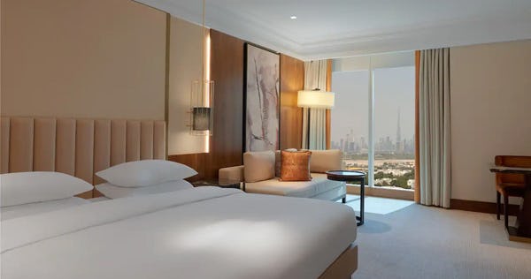 1 King Bed Skyline View