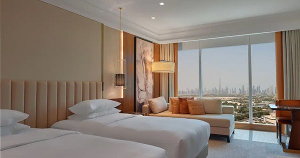2 Twin Beds Skyline View