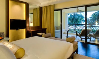 1 King Bed With Balcony Bay View