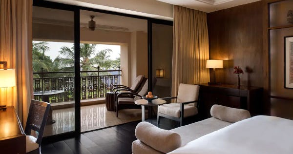 grand-hyatt-goa-1-king-bed-with-balcony-bay-view-club-access_2860