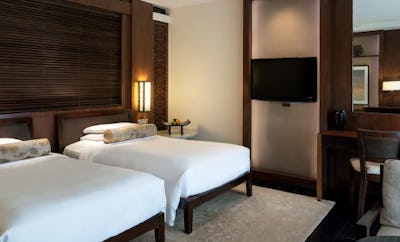 2 Twins Beds With Balcony Pool View Club Access