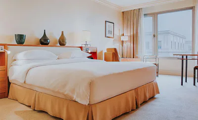 1 King Bed