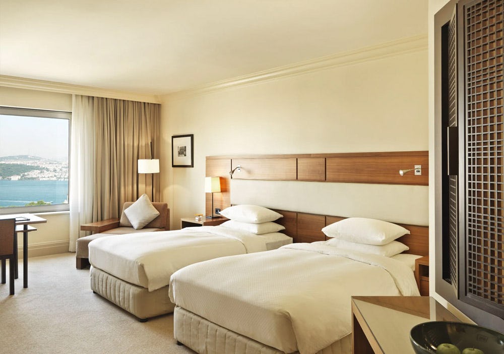 grand-hyatt-istanbul-2-twin-beds-sea-view_1879