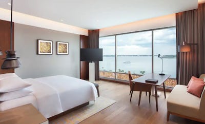1 King Bed Backwater View