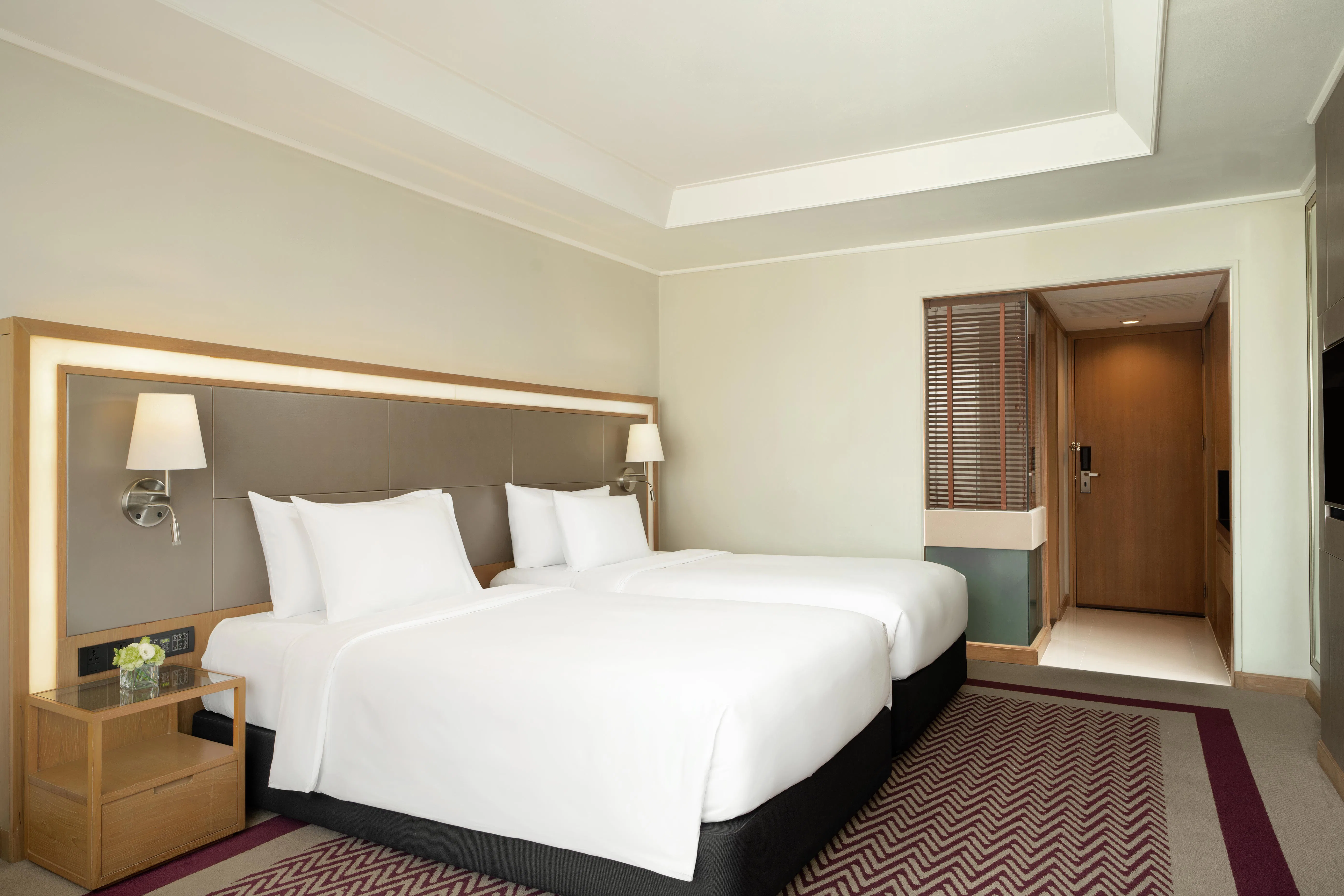 grand-mercure-bangkok-atrium-deluxe-room-with-2-twin-beds-01_40