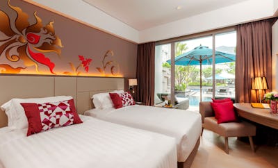 Deluxe Pool Access 2 Single Beds