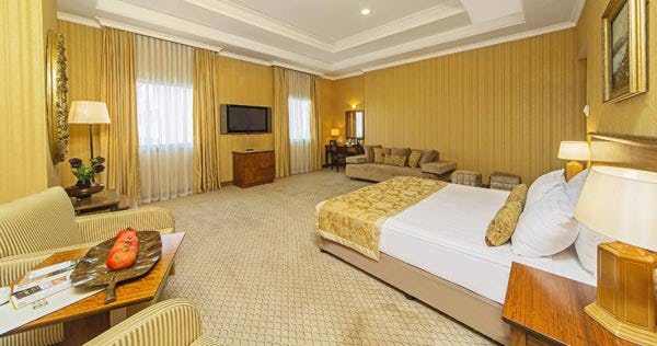 grand-oztanik-hotel-istanbul-deluxe-room_5410