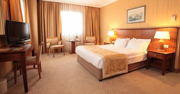 grand-oztanik-hotel-istanbul-standard-room_5410