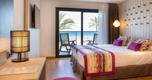 grand-palladium-white-island-resort-and-spa-spain-deluxe-seafront-view-01_11403