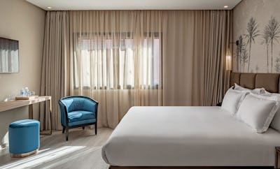 Superior Double Street View