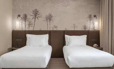 Twin Deluxe Station View