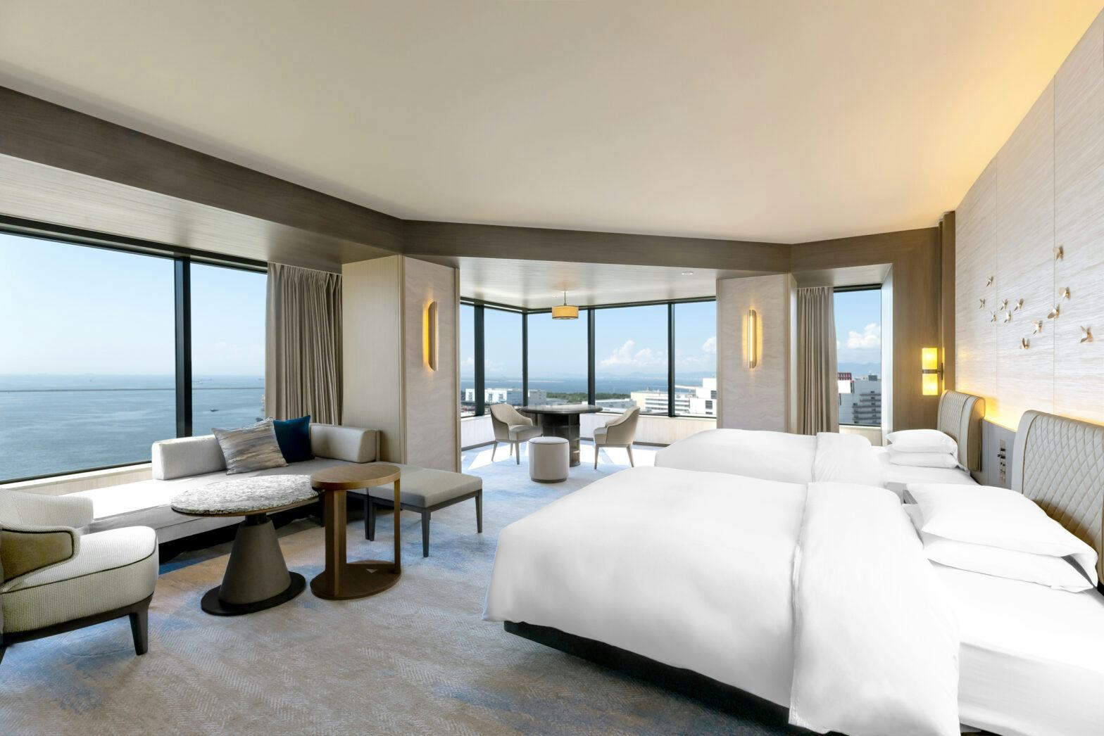 2 Twin Beds Club Access Premium