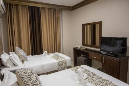 grape-village-hotel-amman-jordan-deluxe-twin-bed-room_12369