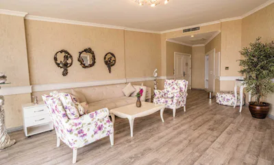 Honeymoon Suite