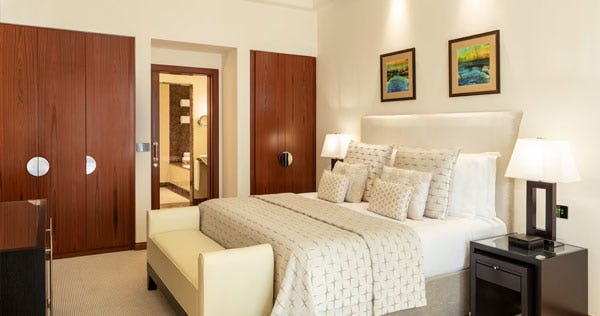 grosvenor-house-a-luxury-collection-hotel-dubai-premier-executive-suite_4