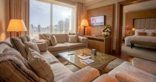 gulf-hotel-bahrain-deluxe-suite_8543