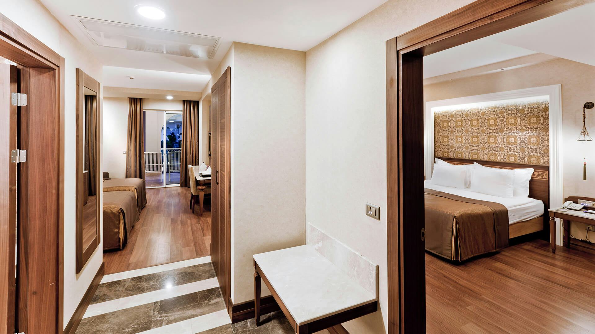 Deluxe Family Room with Pool